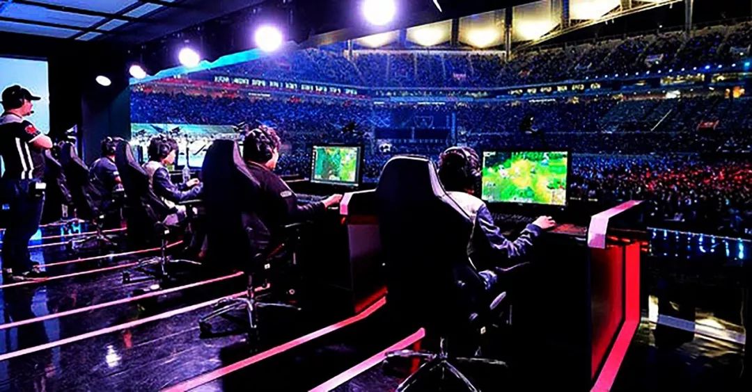 韩国足协任命德国足球名宿克林斯曼出任国家队主教练