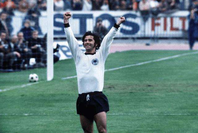 【体坛名场面】皇马主场对阵曼城，7分钟连扳3球，上演不可能的逆转！.