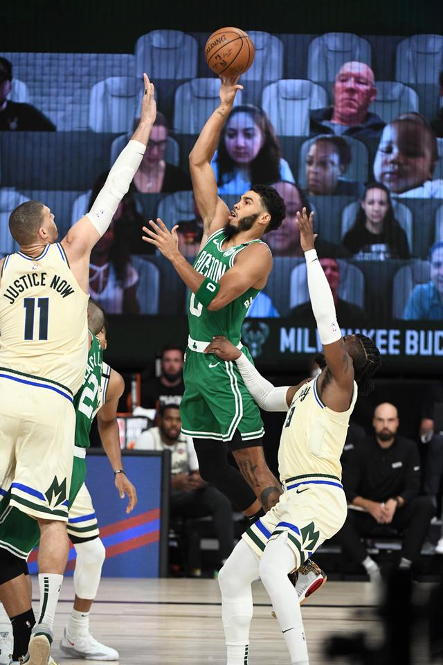 荣誉背后 荣誉背后